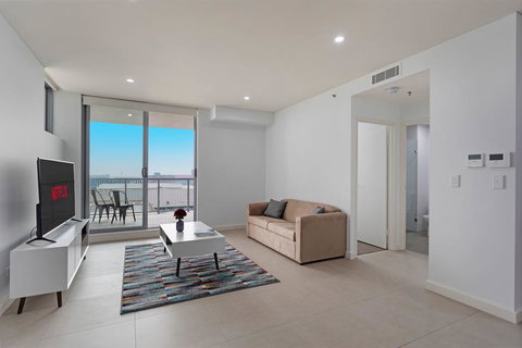 STAY&CO Mascot Station - Renee 3