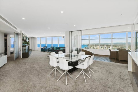 Stunning 4 Bedroom Sub Penthouse - Level 60 Q1 - Internet Find 0