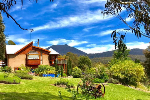 STUNNING HOME WITH AMAZING VIEWS - Just 20 Mins To The City And Only 10 To MONA! - Internet Find 1