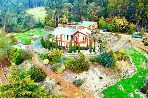 STUNNING HOME WITH AMAZING VIEWS - Just 20 Mins To The City And Only 10 To MONA! - Internet Find 2