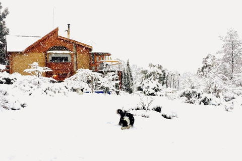 STUNNING HOME WITH AMAZING VIEWS - Just 20 Mins To The City And Only 10 To MONA! - Internet Find 0