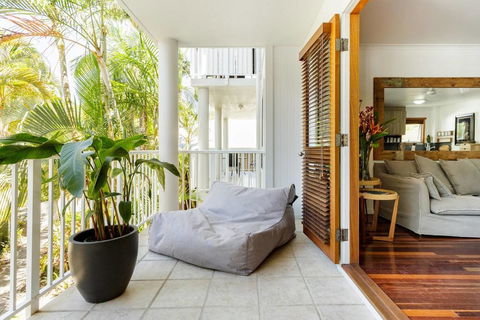 Stylish Tropical Oasis Apartment With Hot Tub And Four Pools - Petrol Stations 0