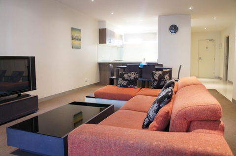 Summer Inn Holiday Apartments - Qld Realsetate 1