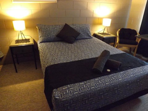 Sunbird Motel - Renee 2