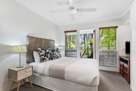 Sunset Cove Noosa - Petrol Stations 3