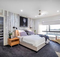 Sunset Penthouse Couples Retreat close to Airlie Beach Champagne on arrival - Petrol Stations