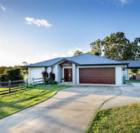 Sunset Retreat Airlie Beach Rural Getaway - Petrol Stations