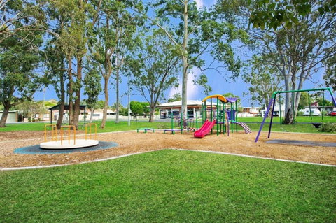 Sunsets From Your Front Patio - Sylvan Beach Esp, Bellara - Qld Realsetate 1