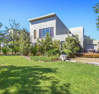 Sunshine Beach House-25 metre walk to the beach - Internet Find