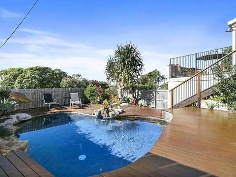 Sunshine Beach Serenity And Pet Friendly ! 9 Seaview Terrace, Sunshine Beach, QLD 4567 - Swimm 1