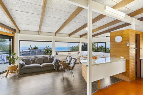 Sunshine Beach Shack - Petrol Stations 3
