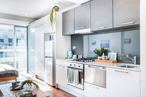 Sunshine City Loft! - Internet Find 1