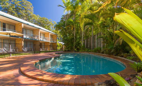 Sunshine Coast Motor Lodge - Petrol Stations 1