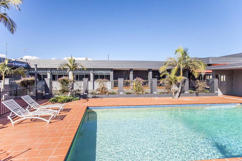 Sunshine Motor Inn - Petrol Stations 0