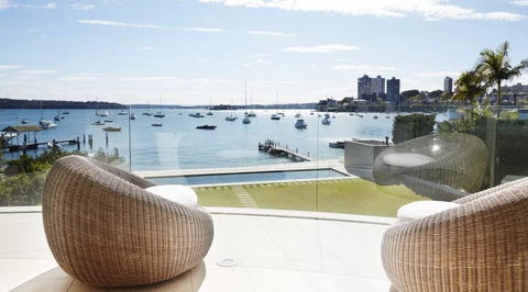 Superb 3 Bedroom, 2 Bathroom First Level Waterfront - Petrol Stations 0