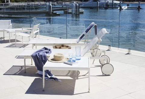 Superb 3 Bedroom, 2 Bathroom First Level Waterfront - Petrol Stations 2