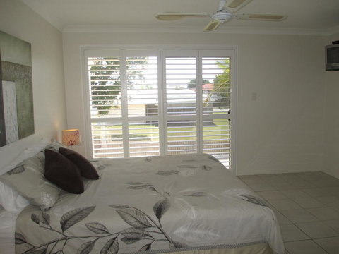 Superb Location - Hervey Bay - Swimm 3