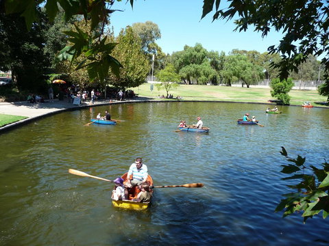 Superb Stay In Adelaides East End - Swimm 1