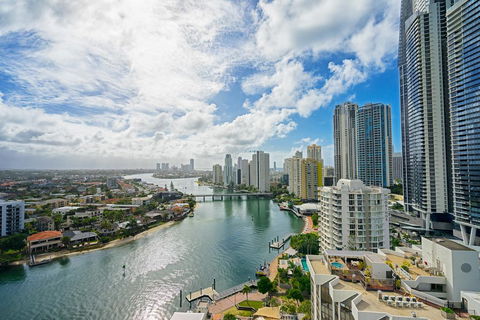Superb Surfers Paradise Apartment - Top Location! - Petrol Stations 1