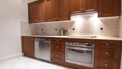 Superior Apartment With Views - Renee 3
