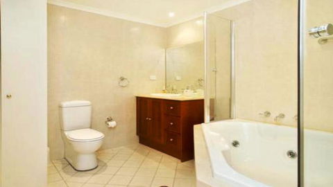 Superior Apartment With Views - Renee 1