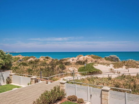 Surf And Sun In Silver Sands - Internet Find 2