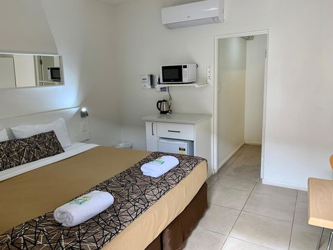 Surf Beach Motel Coffs - Swimm 1