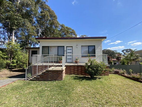 Surf Beach Sanctuary - Renee 0