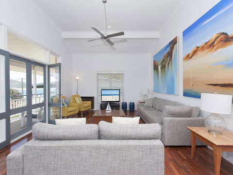 Surf Break - 10B Tuna (Upstairs) - Internet Find 1