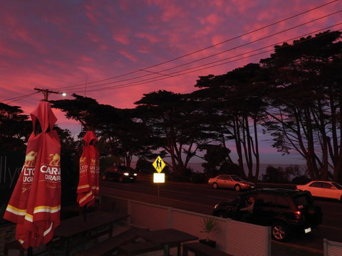 Surf City Motel - Qld Realsetate 3