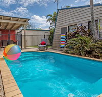 Surf Club House Pet Friendly Sunshine Coast Holiday House Marcoola - Renee