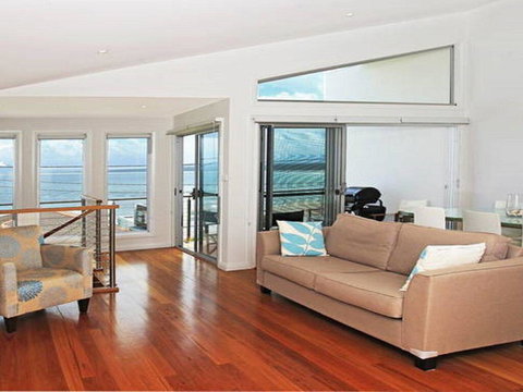 Surf Mist - Contemporary Seaside Duplex - Swimm 2