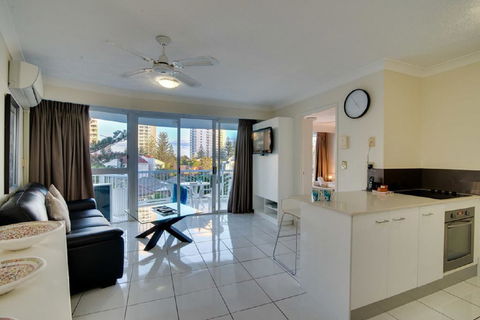 Surf Parade Resort - Petrol Stations 3