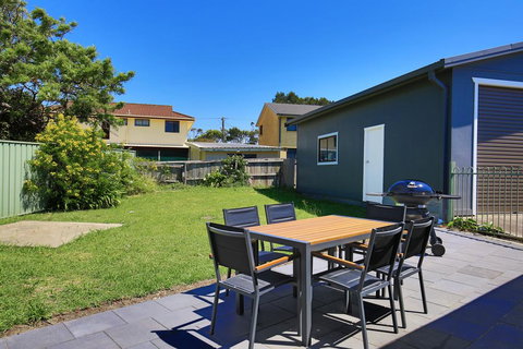 Surf Shack - Pet Friendly - 1 Min Walk To Beach - Internet Find 1