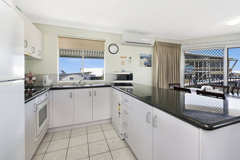 Surfcomber On The Beach - Qld Realsetate 2