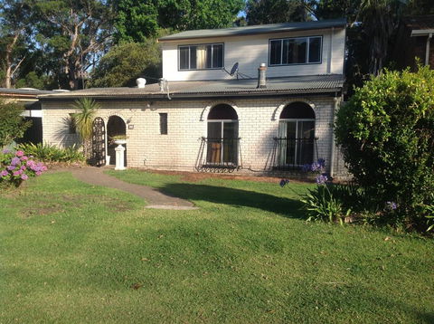Surfer's Rest In Berrara - Qld Realsetate 0