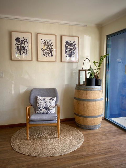 Surfpoint Resort - Renee 3