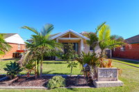 Business in Caves Beach NSW Renee Renee