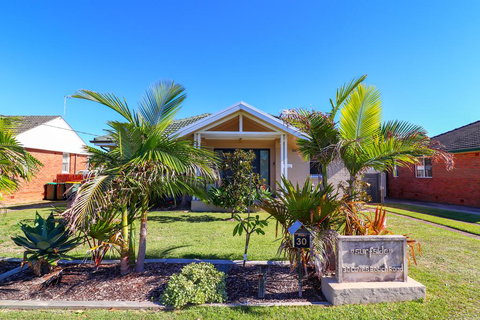 Surfside - Qld Realsetate 0