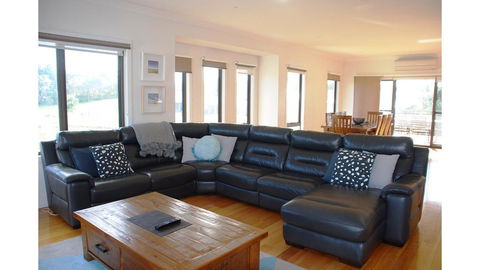 SURFSIDE LAKEVIEWS - FREE WIFI - Qld Realsetate 3