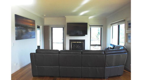 SURFSIDE LAKEVIEWS - FREE WIFI - Qld Realsetate 0