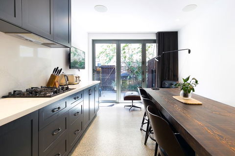 Surfside Luxury In The Heart Of Manly - Internet Find 1