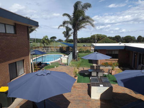 Surfside Merimbula Holiday Apartments - Renee 0