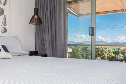 Surfside6 @ James Cook - Clarkes Beach - Qld Realsetate 2