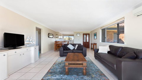 Surfspray 3 - Pebbly Beach - Swimm 1