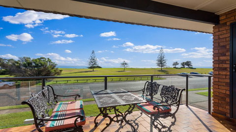 Surfspray 3 - Pebbly Beach - Swimm 2