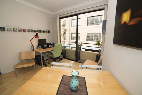 Surry Hills Foster St - Renee 0