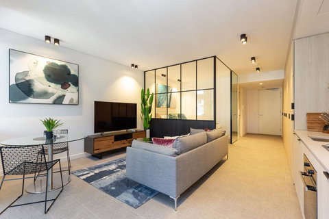 Surry Hills Fully Furnished Apartment (ELZ) - Renee 1
