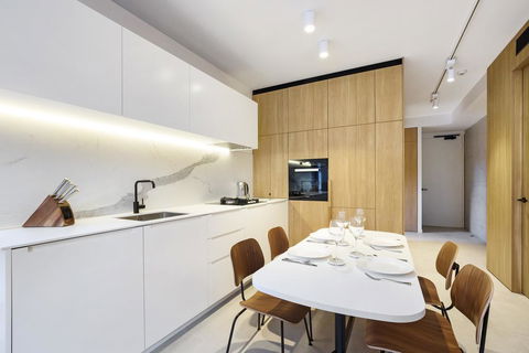 Surry Hills Modern Furnished Self-Contained Apartment (ELZ) - Renee 3