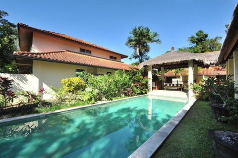 Surya Beachfront Villa No.1 - Renee 1